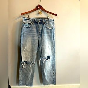 Levi’s high rise, button fly, cropped jeans! ✌️